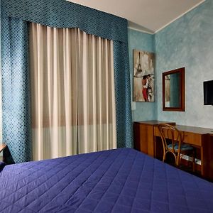 Camera standard con letto king size